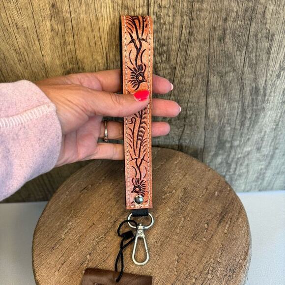 Leather Key Holder Tooled Leather Western Keychain NEW FAST SHIP - Picture 3 of 3